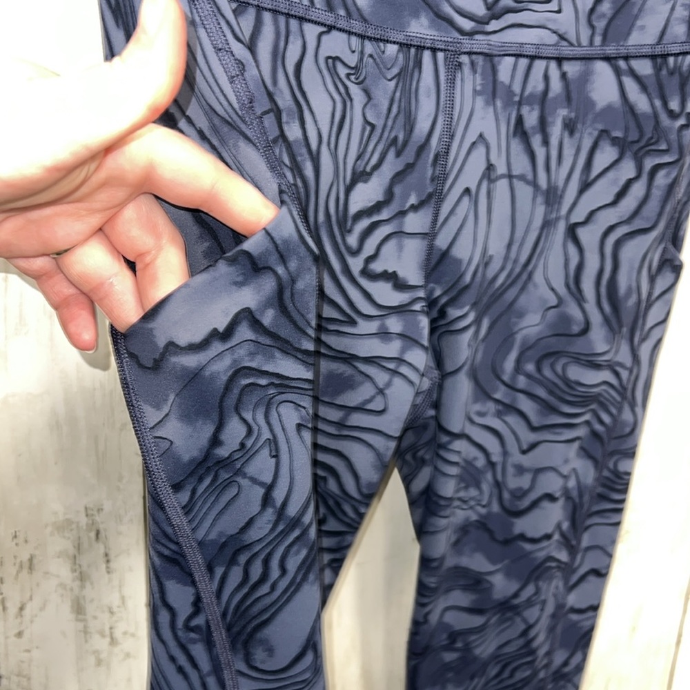 Athleta Ultimate Stash Pocket 7/8 Tight Legging Blue Size Small - Picture 3 of 6
